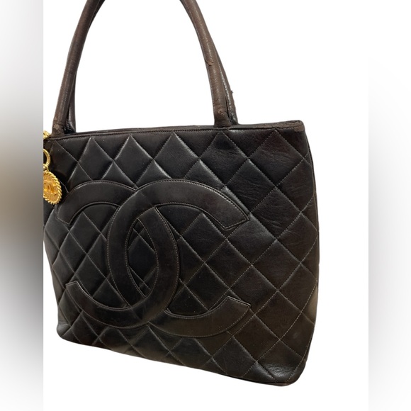 Chanel Medallion Tote - Picture 3 of 17